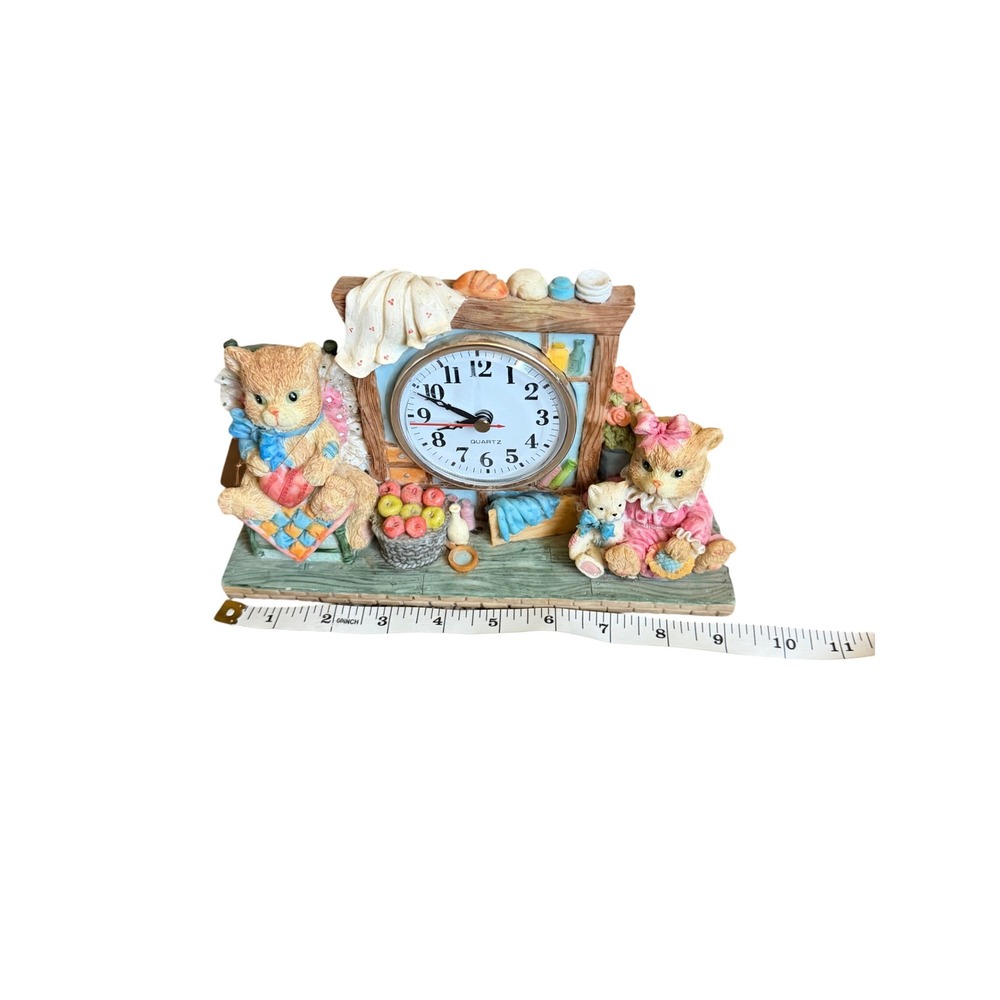Vintage Style Resin Cat Mantle Clock Whimsical Kitten Kitchen Scene Quartz Decor